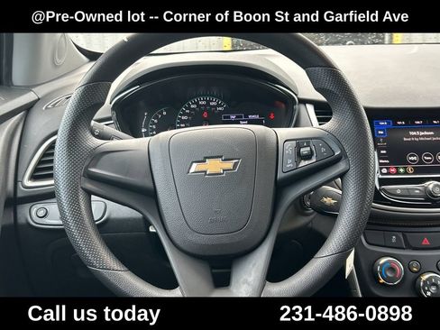 Used 2020 Chevrolet Trax LS AWD/4WD image 20
