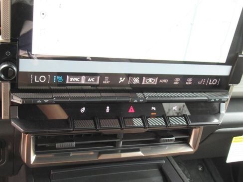 New 2025 GMC Hummer EV 2X image 23