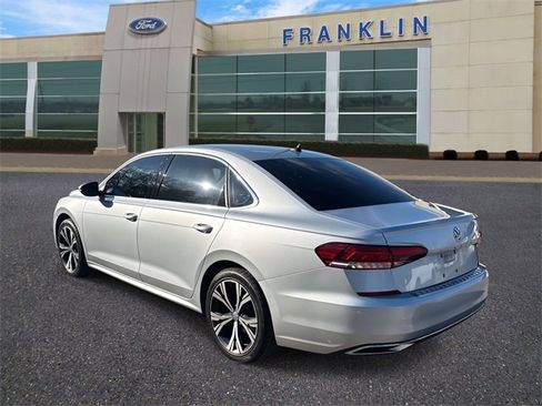 Used 2021 Volkswagen Passat 2.0T SE image 5