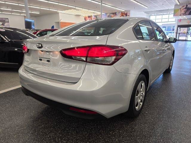 Used 2018 Kia Forte LX w/ LX Rear Camera Package FWD image 5