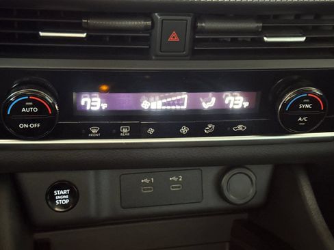 Used 2025 Nissan Rogue SV AWD/4WD image 20