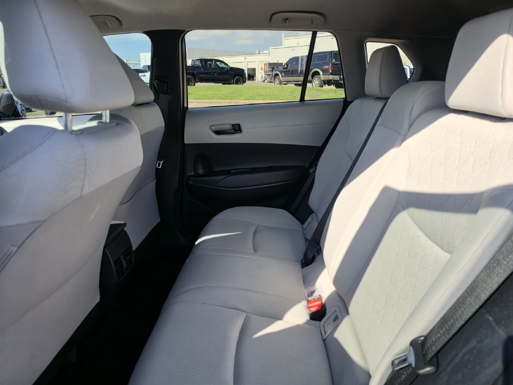 Used 2023 Toyota Corolla Cross LE FWD image 28