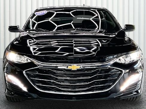 Used 2019 Chevrolet Malibu Premier w/ Sun and Wheel Package FWD image 2