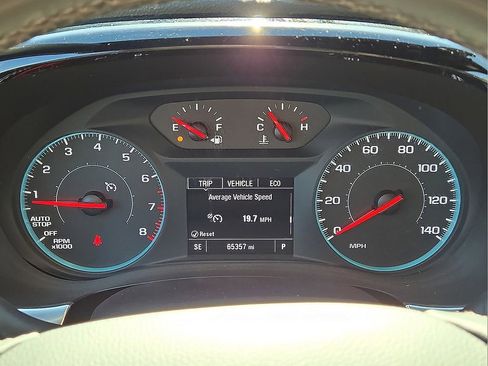 Used 2023 Chevrolet Traverse LT image 25