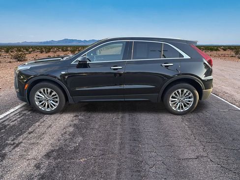 Used 2025 Cadillac XT4 Premium Luxury image 5