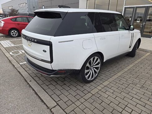 Used 2023 Land Rover Range Rover SE image 5