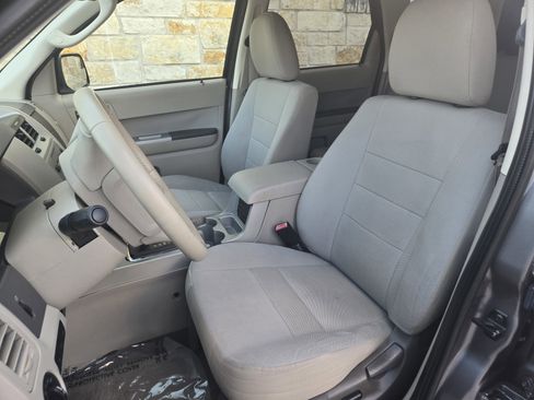 Used 2012 Ford Escape XLT image 5