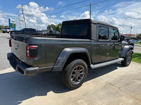 Used 2020 Jeep Gladiator Overland AWD/4WD image 12