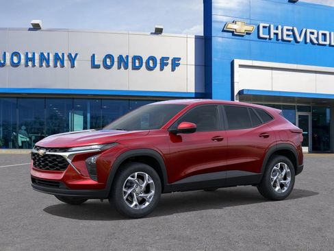 New 2026 Chevrolet Trax LS w/ LS Convenience Package FWD image 2