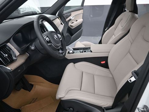 New 2026 Volvo XC90 B6 Ultra image 13