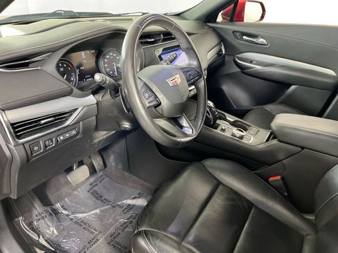 Used 2019 Cadillac XT4 Premium Luxury w/ Technology Package image 9
