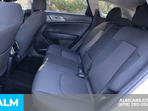Used 2024 Kia Sportage LX image 19