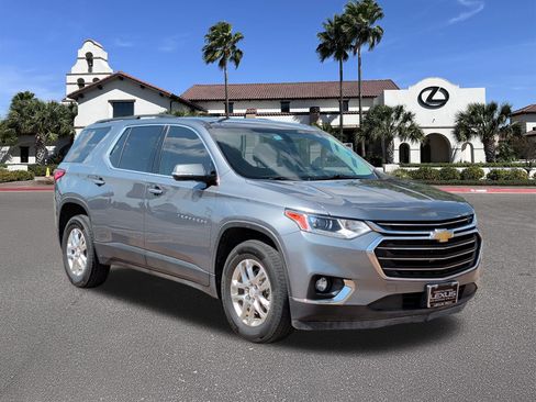 Used 2020 Chevrolet Traverse LT FWD image 1