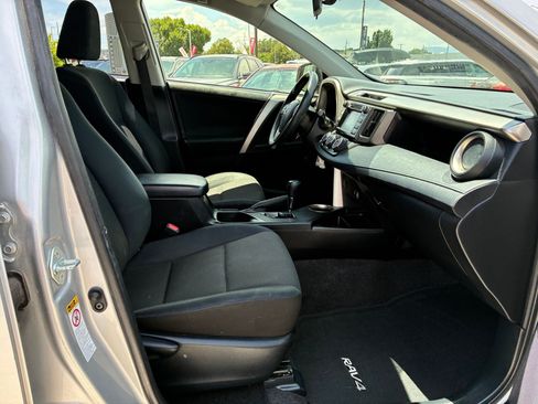 Used 2015 Toyota RAV4 LE FWD image 28