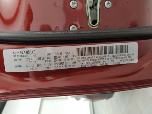 Used 2020 Jeep Cherokee Latitude Plus w/ Comfort/Convenience Group image 33