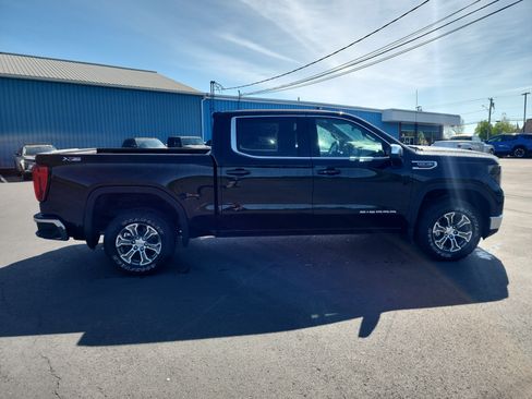 New 2026 GMC Sierra 1500 SLE w/ X31 Off-Road Package AWD/4WD image 9