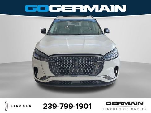 New 2025 Lincoln Aviator 2WD w/ Equipment Group 101A image 3