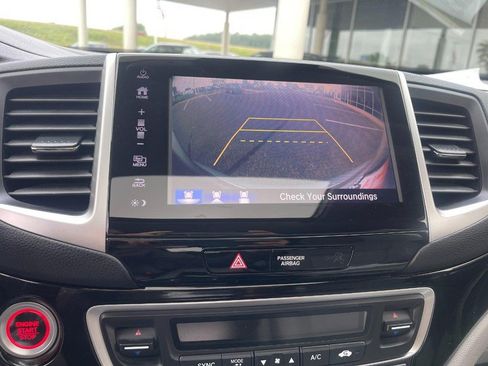 Used 2018 Honda Pilot Touring image 36