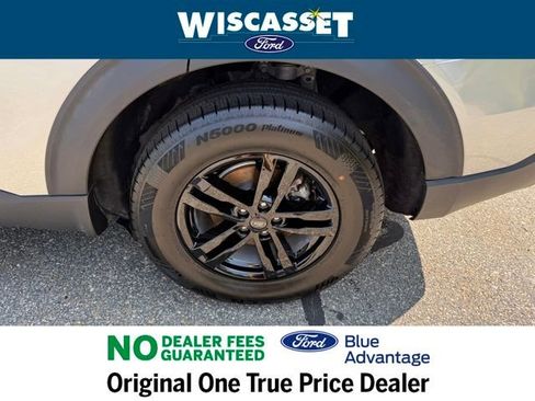 Certified 2022 Ford Explorer XLT w/ Equipment Group 202A image 27