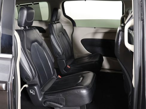 Used 2022 Chrysler Pacifica Touring-L image 28