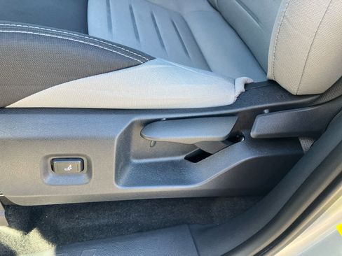 Used 2024 Toyota Tacoma TRD Off-Road image 11