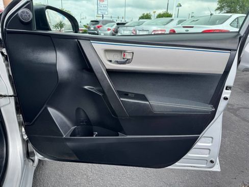 Used 2014 Toyota Corolla LE FWD image 19