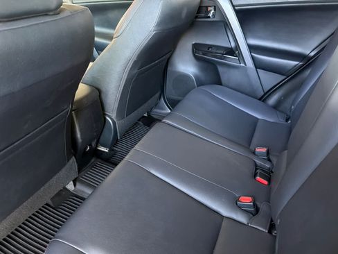 Used 2018 Toyota RAV4 SE w/ Power Extra Value Package FWD image 4