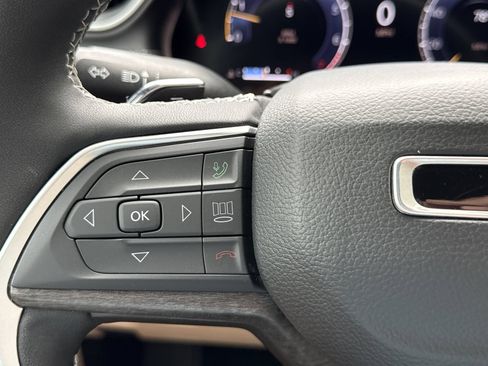 Used 2024 Jeep Grand Cherokee L Limited RWD image 22