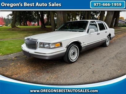 Used 1996 Lincoln Town Car Signature