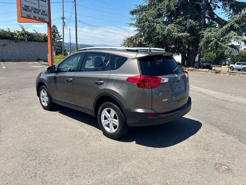 Used 2014 Toyota RAV4 XLE AWD/4WD image 12