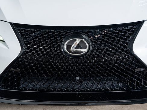 Used 2018 Lexus LC 500 Coupe w/ Performance Package image 16