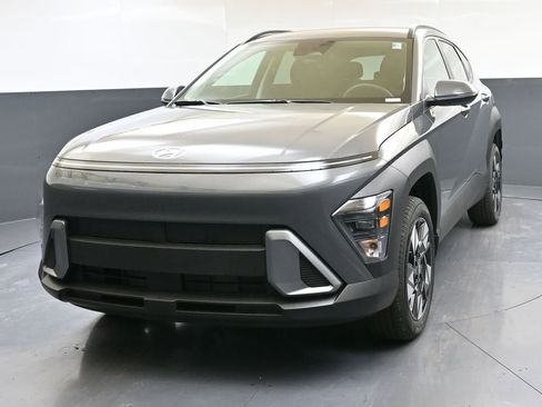 Certified 2025 Hyundai Kona SEL AWD/4WD image 1