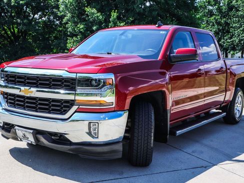 Used 2018 Chevrolet Silverado 1500 LT w/ All Star Edition AWD/4WD image 3
