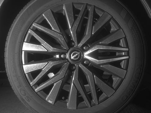 Used 2025 Nissan Altima 2.5 SV FWD image 15