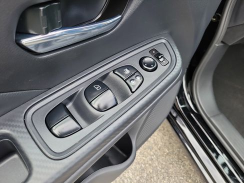 Certified 2025 Nissan Versa SV FWD image 17