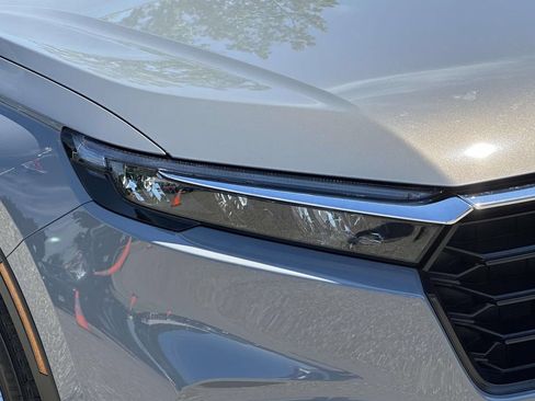 Certified 2025 Honda CR-V LX image 7