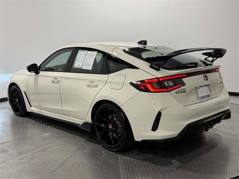 Used 2023 Honda Civic Type R image 4