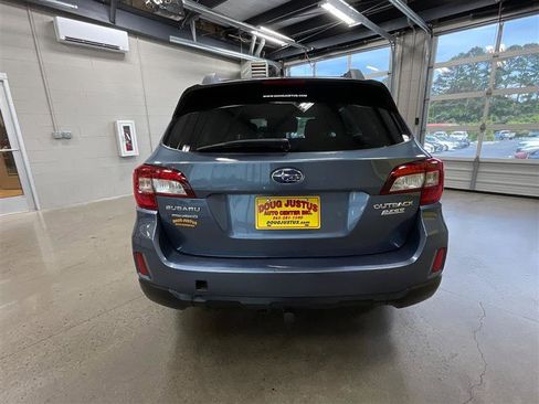 Used 2016 Subaru Outback 2.5i Limited AWD/4WD image 4