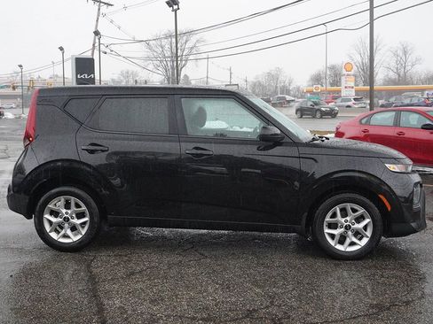 Used 2022 Kia Soul LX w/ Technology Package image 16