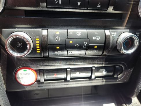 Used 2017 Ford Mustang Coupe RWD image 17