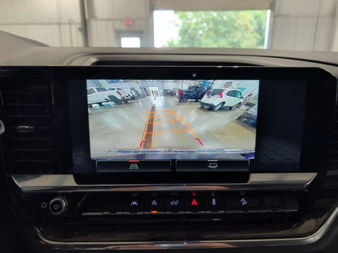 Used 2024 GMC Sierra 1500 Elevation w/ X31 Off-Road Package AWD/4WD image 12