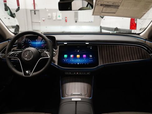 New 2026 Mercedes-Benz E 350 4MATIC Sedan image 17