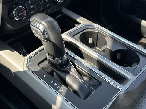 Used 2020 Ford F150 Lariat image 32