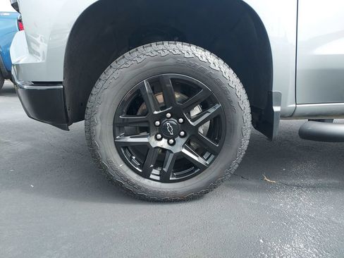 Used 2024 Chevrolet Silverado 1500 LT Trail Boss w/ Convenience Package II AWD/4WD image 10