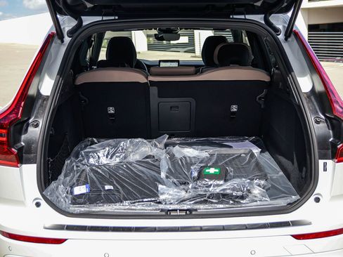 New 2026 Volvo XC60 T8 Plus w/ Protection Package Premier image 28