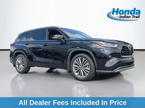 Used 2022 Toyota Highlander Platinum AWD/4WD image 1