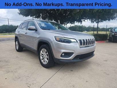 Used 2019 Jeep Cherokee Latitude w/ Popular Appearance Group