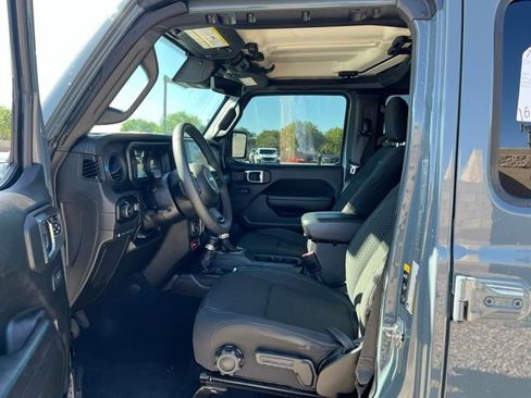 Used 2024 Jeep Wrangler Unlimited Rubicon 4xe w/ Technology Group AWD/4WD image 12