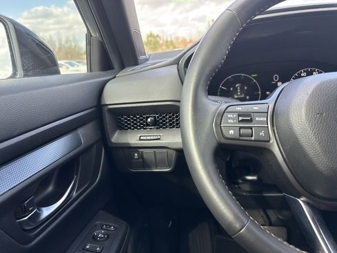 Used 2025 Honda CR-V Sport image 17