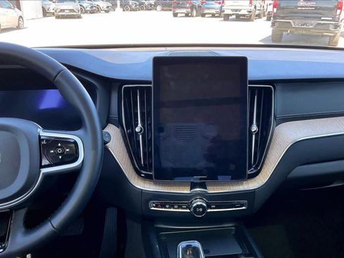 Used 2026 Volvo XC60 B5 Ultra w/ Protection Package Premier image 7